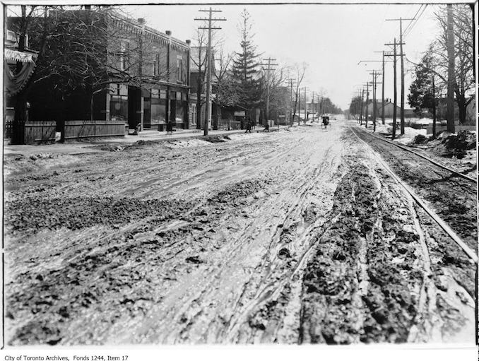 1907 - Muddy Yonge Street, looking south to Hillsdale Avenue