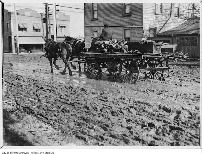 1914 - Wagon on St. Clair Avenue West, looking east to Yonge Street