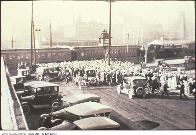 1920 - Bay Street or Yonge crossing