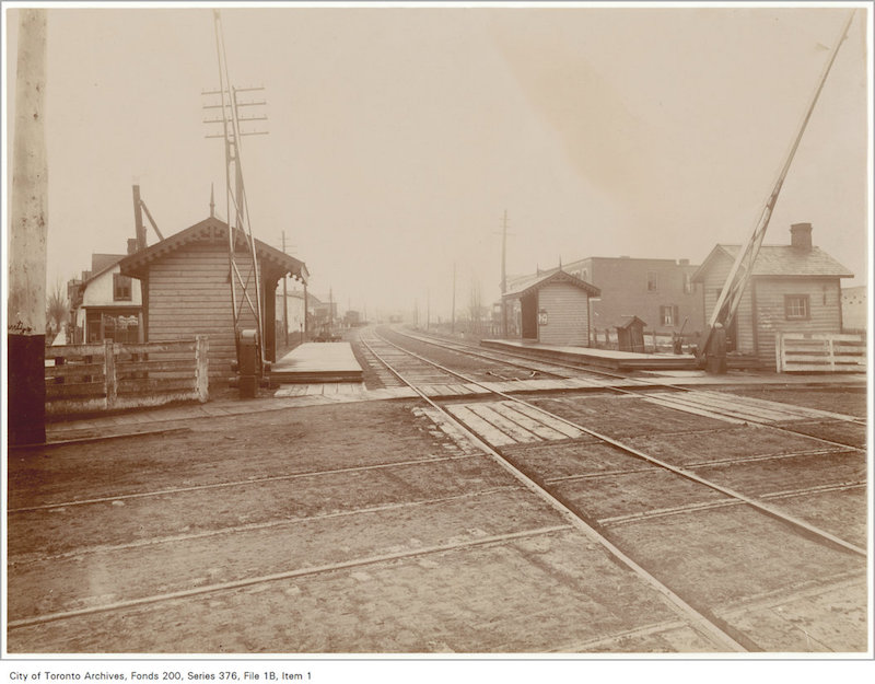 1890? - Queen Street East crossing looking north