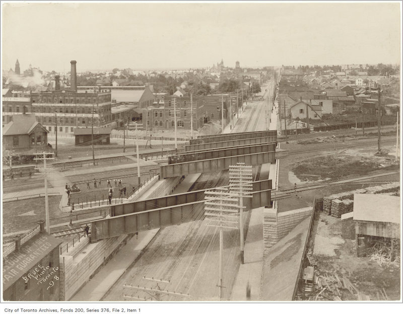 1899 - Queen Street subway looking west