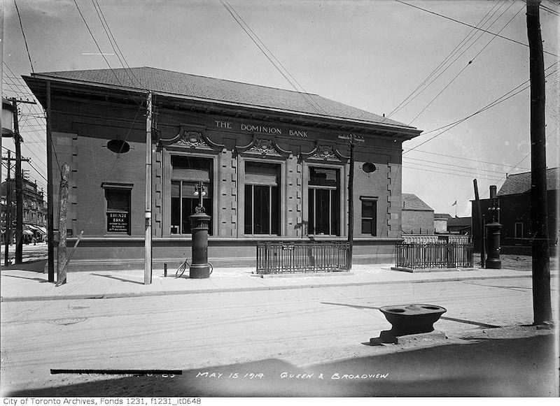 1914 - Dominion Bank, southeast corner of Queen Street and Broadview Avenue