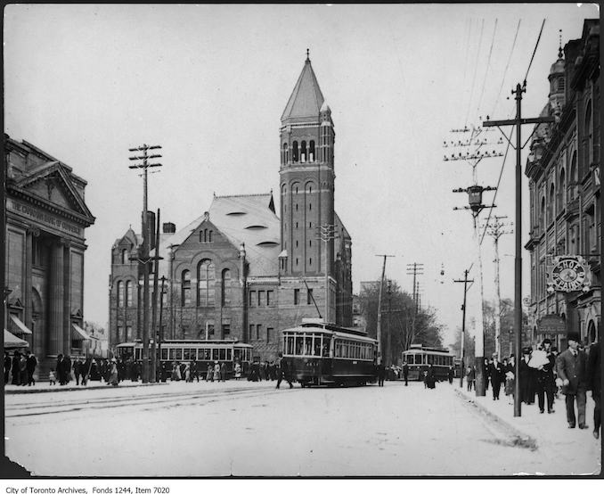 1909 - College Street, looking east across Spadina