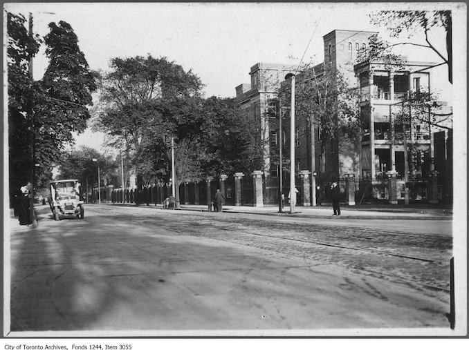 1912 - Toronto General Hospital, looking east along College Street from University Avenue