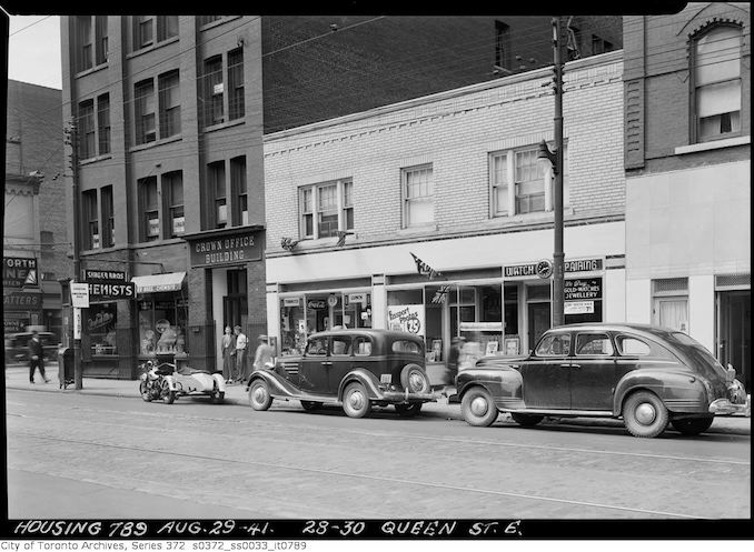 1941 - 28-30 Queen Street East