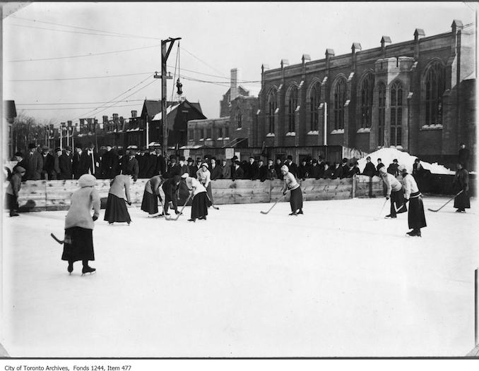 1910? - Women playing hockey, Victoria University