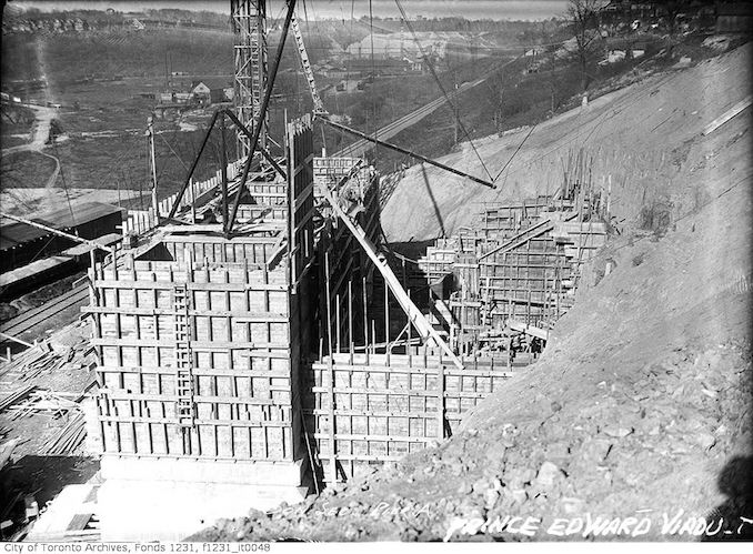 1915 - November 12 - Bloor Viaduct, Don Section, Pier A