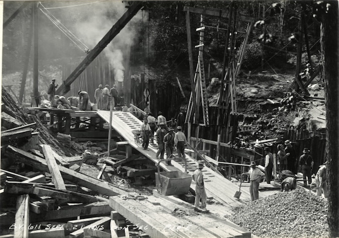 1915 - September 21 - Construction work on Bloor Street Viaduct, Pier E