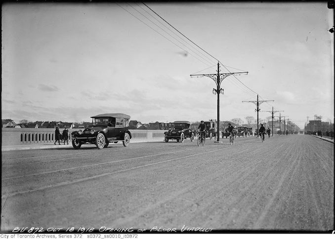 1918 - October 18 - Traffic on Bloor Viaduct - opening