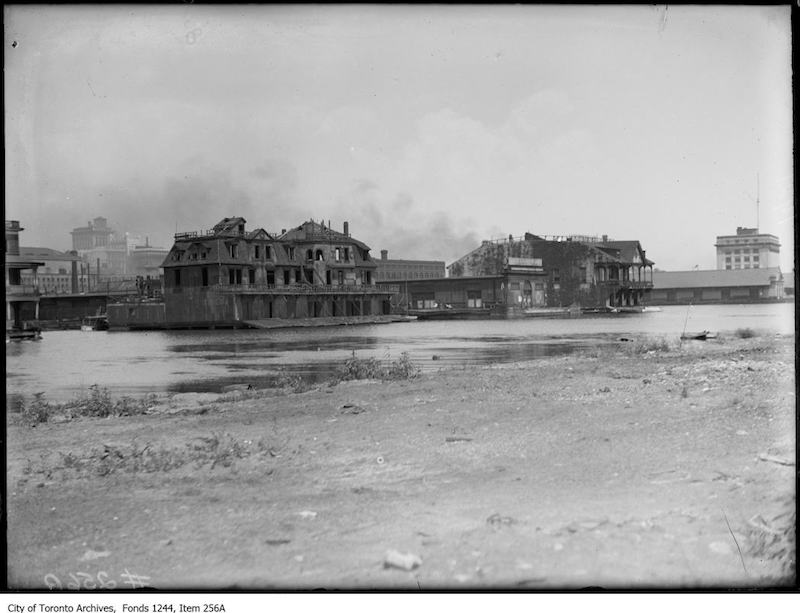 1914 - Waterfront at foot of Simcoe Street, looking northeast