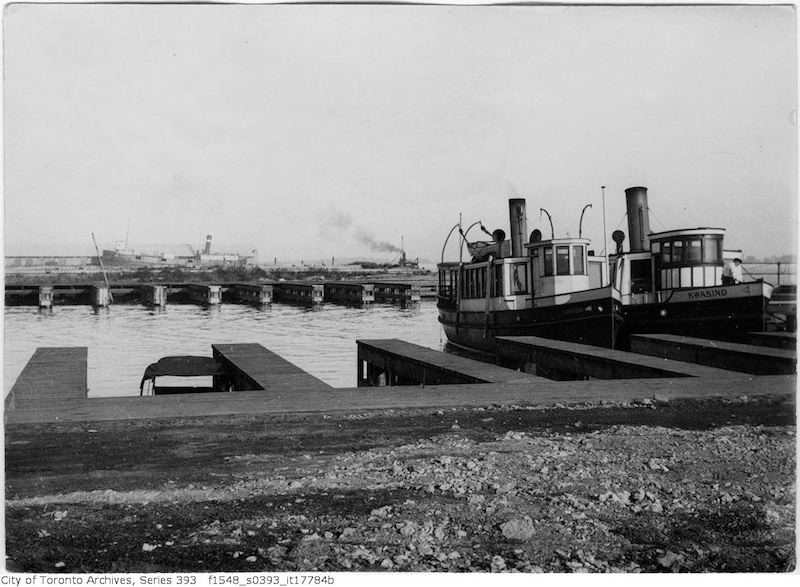 1922 - Boats docked at Toronto waterfront