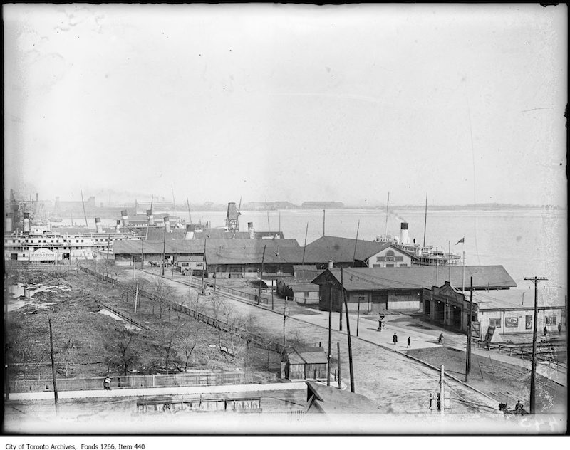 1923 - april 5 - Waterfront with boats, bird's-eye view