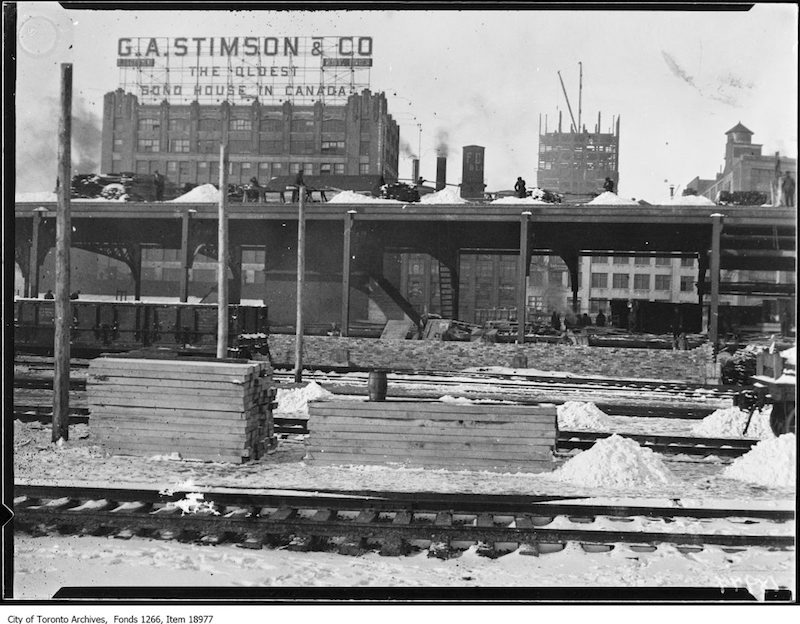 1930 - Viaduct work, train sheds, from foot of Bay Street