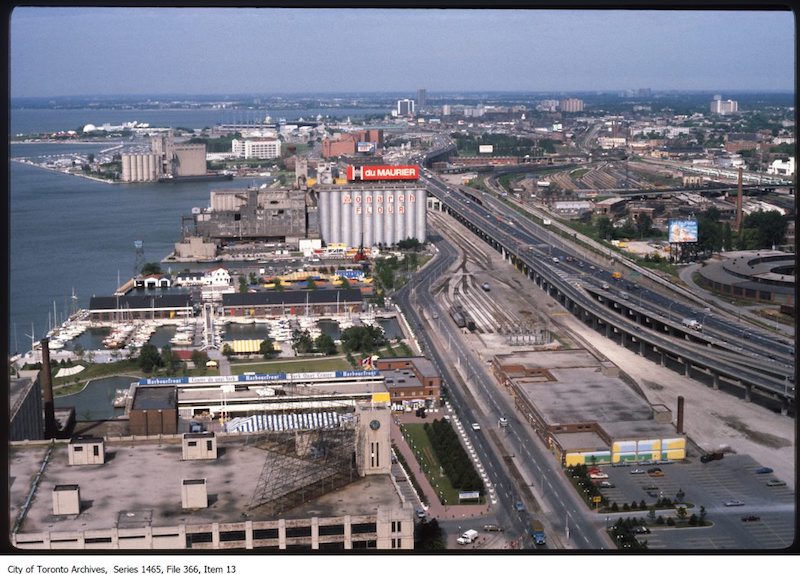 1981-1988 - waterfront Harbourfront/Bathurst Quay