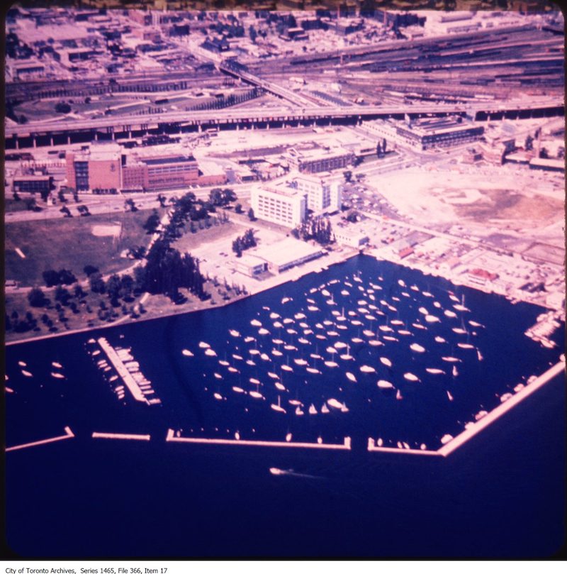 1981-1988 - waterfront Harbourfront/Bathurst Quay