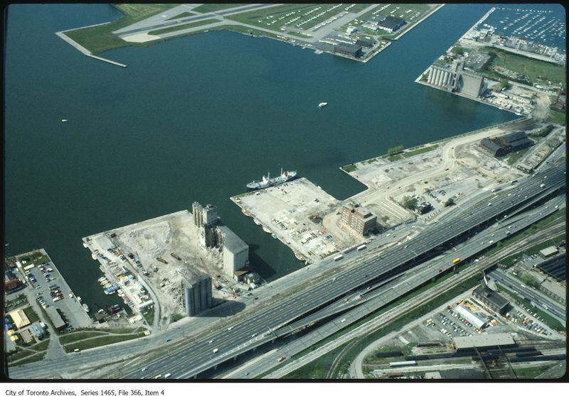 1981-1988 - waterfront Harbourfront/Bathurst Quay