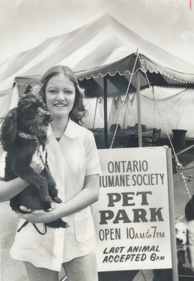 1975 - Looking after visiting pets - Lydia Chornewich - 18 - works for the Metropolitan Toronto Zoo - in the pet park - run by the Ontario Humane Society - Reader wishes other places provided same service