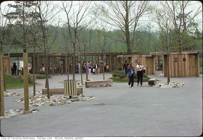 1975 - May - Entrance, Metro Toronto Zoo