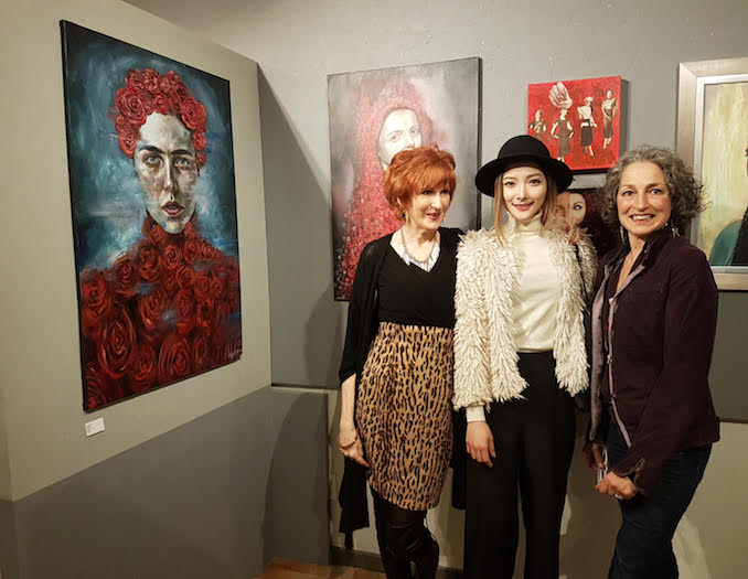 With my friends Lucy and Jo-ahn at my group exhibition (Artusiasm Gallery)