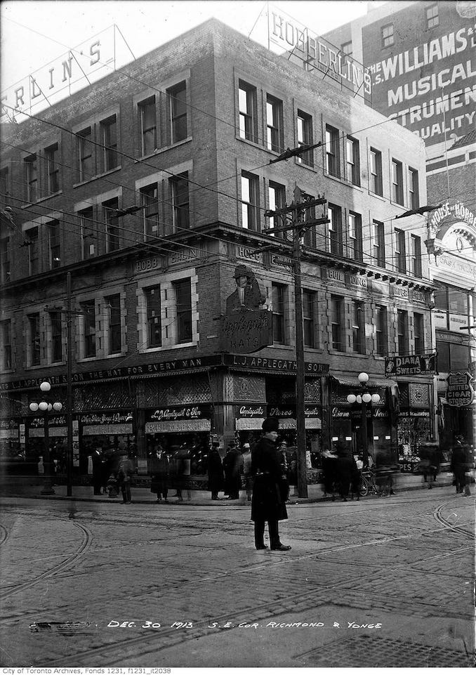 1913 - Yonge and Richmond