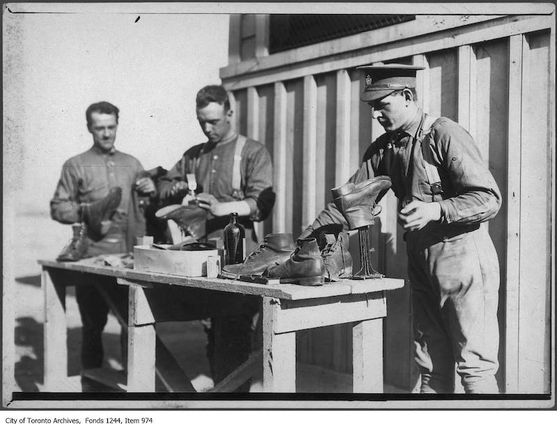 1915 - Eaton Battery shoe repairs, CNE camp