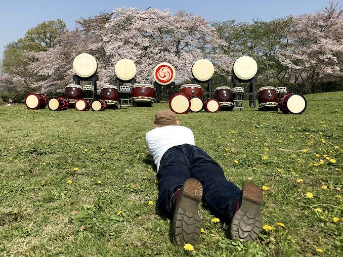 Took pictures of Taiko under the cherry blossom in Asuka. Asuka is one of the good place to see cherry blossom in Spring.