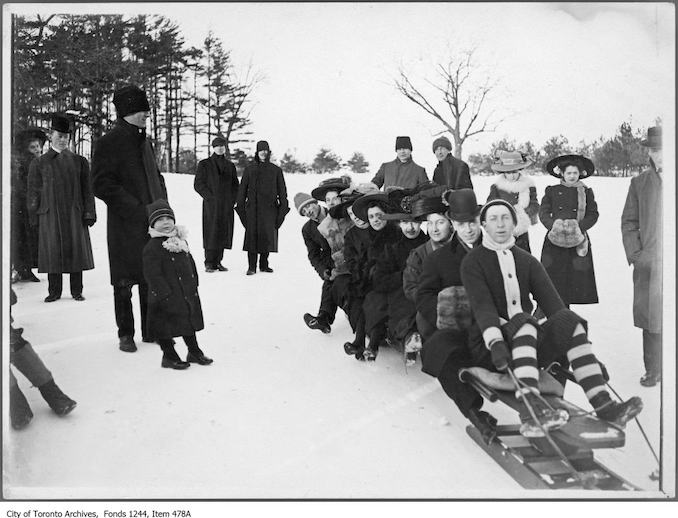 1911 - Group on toboggan