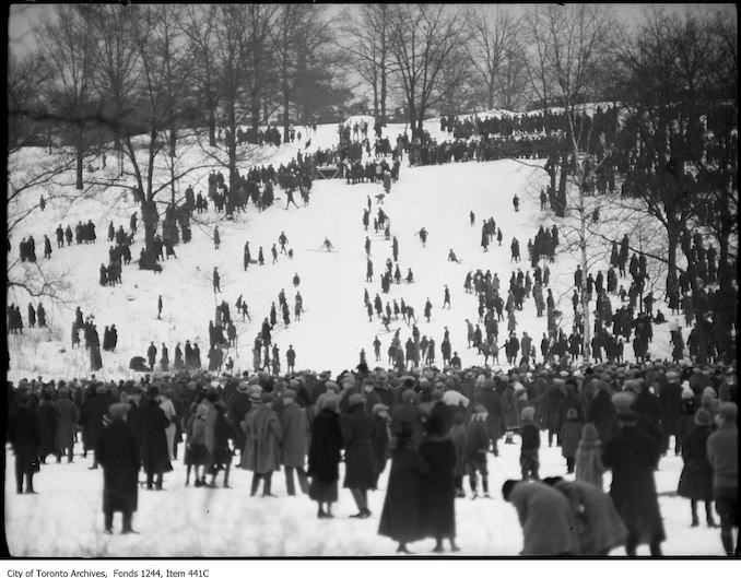 1912 - Toboggan runs