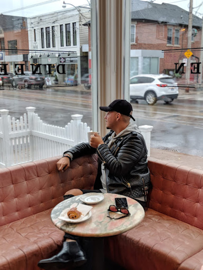 Another one of my daily rituals is coffee shop hoping (pre-covid of course)... theres just something about sitting in a busy coffee shop, enjoying a well poured coffee and delicious pastry to get the creative juices flowing.