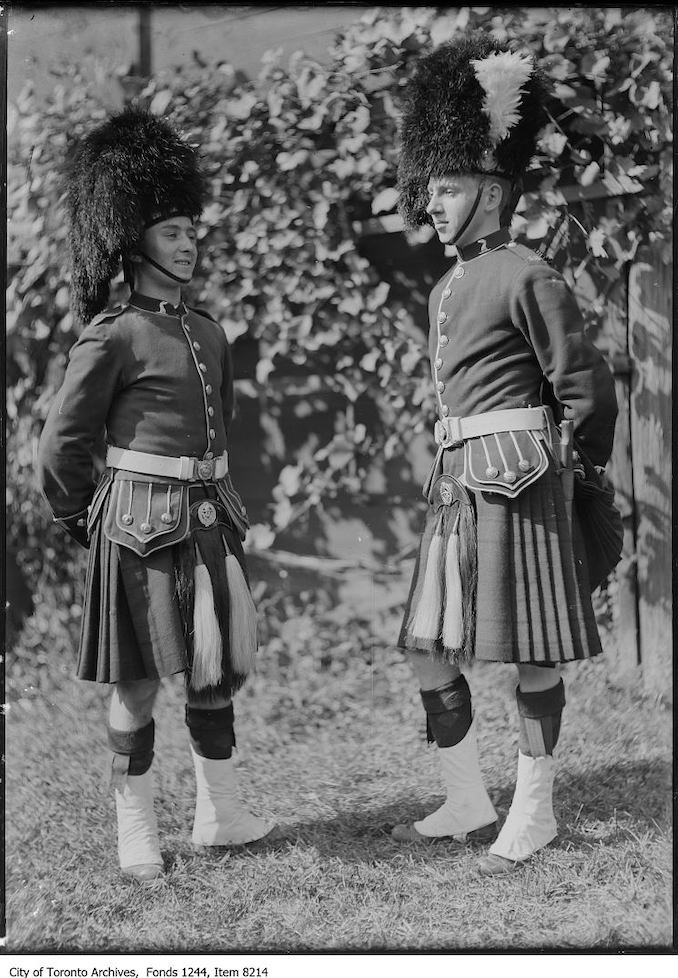 1911-Highland Regiment dress uniforms
