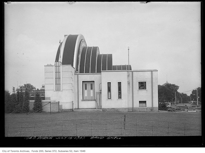 1937 - Canadian National Exhibition — band shell