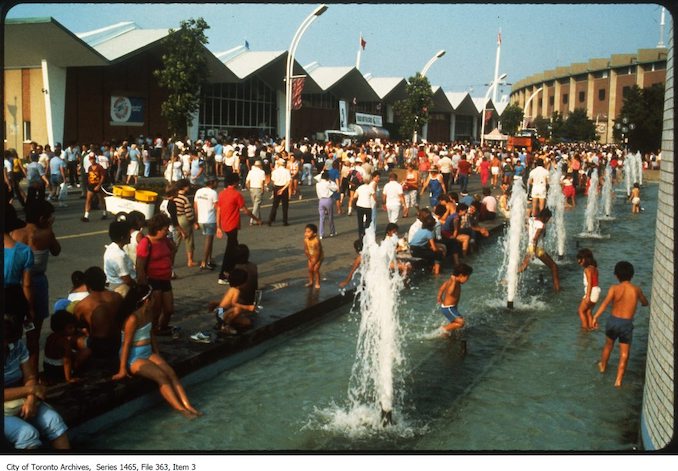 1978 - 1987 - Fountain and Queen Elizabeth Building - CNE