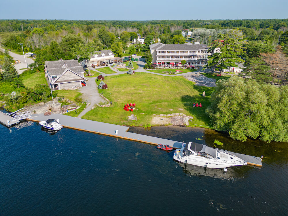 Rawley Resort Docking boat - Photo by Joel Levy Photography