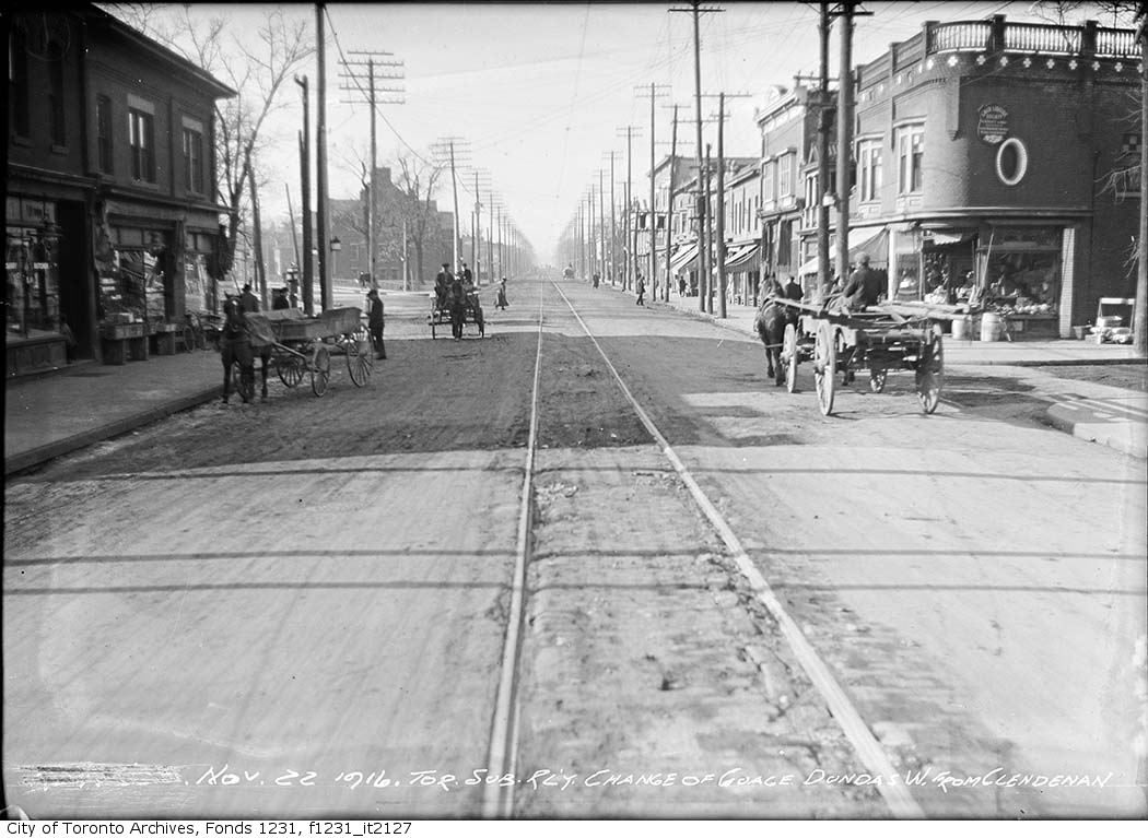 1916 - Dundas Street west at Clendenan Avenue
