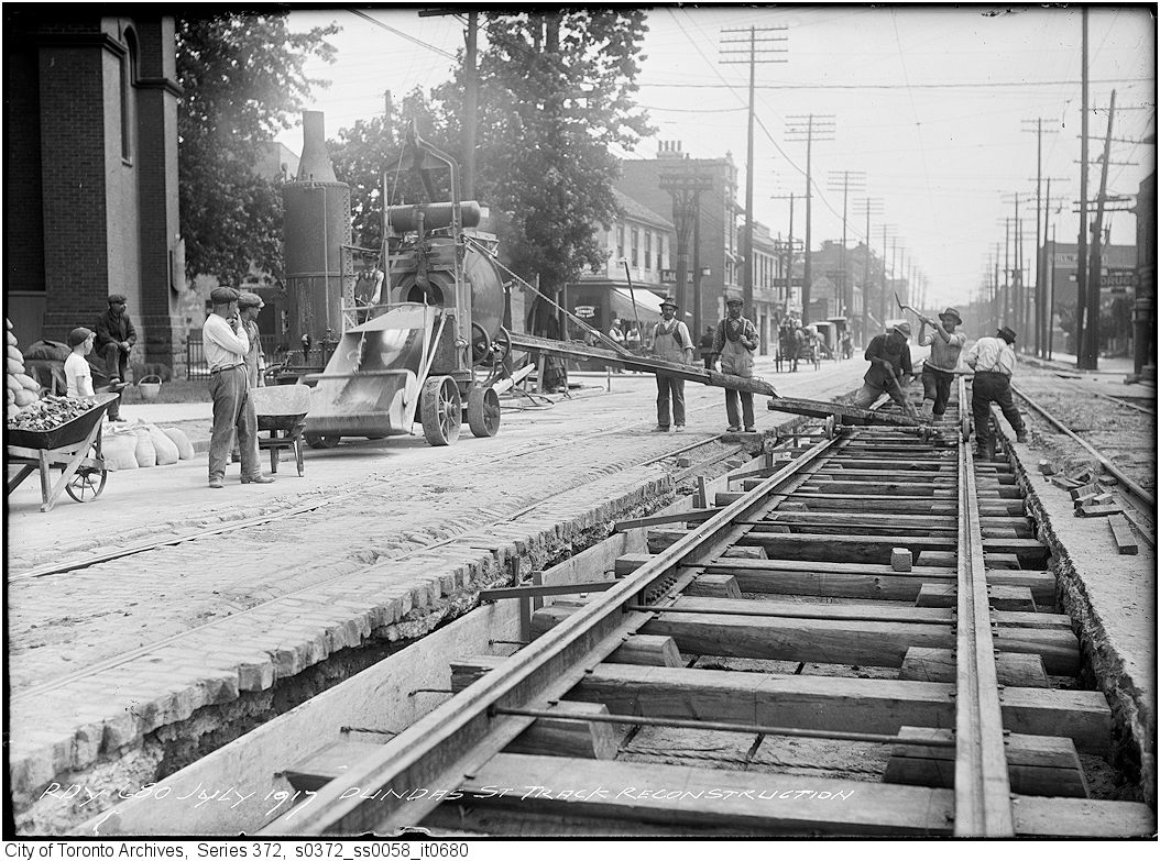 1917 - Dundas Street track reconstruction - Ossington Avenue to Lansdowne Avenue