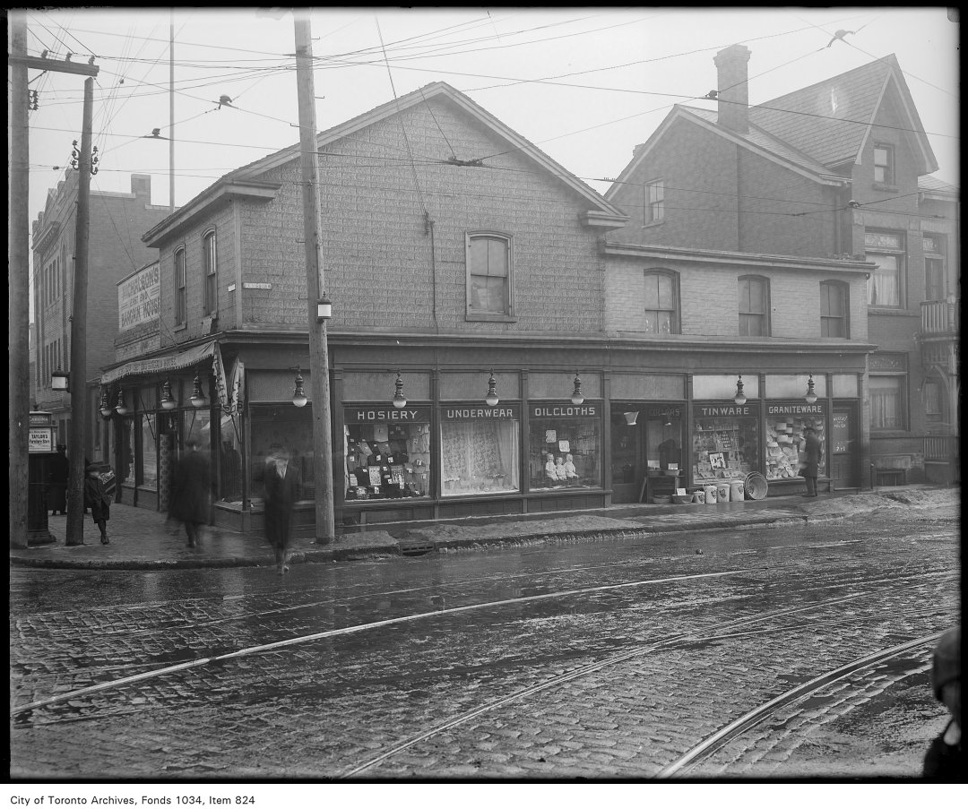 1922 - Michaelson's East End Bargain House, 310 Parliament Street, at Dundas Street East, lit with Humphrey gas arc lamps