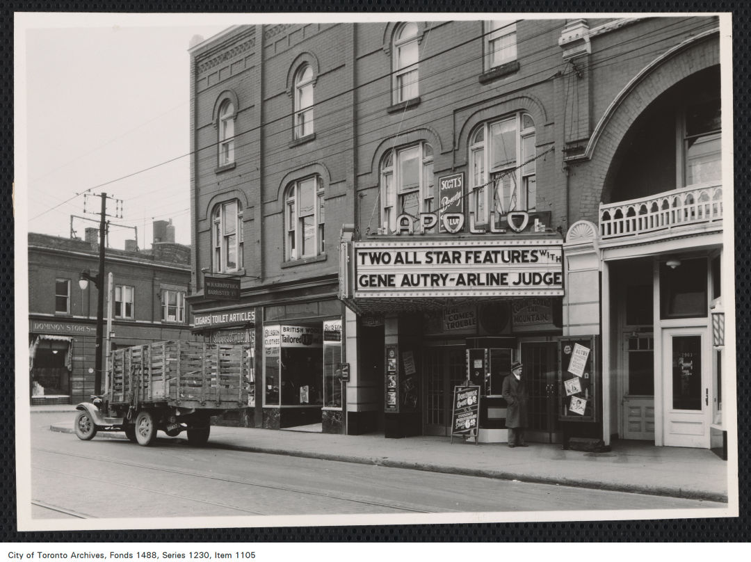 1935 - Apollo Theatre