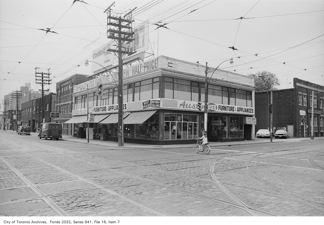 1972 - Corner of Parliament Street and Dundas Street, looking south-west