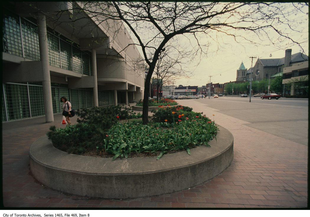 1980? - Toronto Police Services 52 Division on Dundas Street looking east from St. Patrick Street