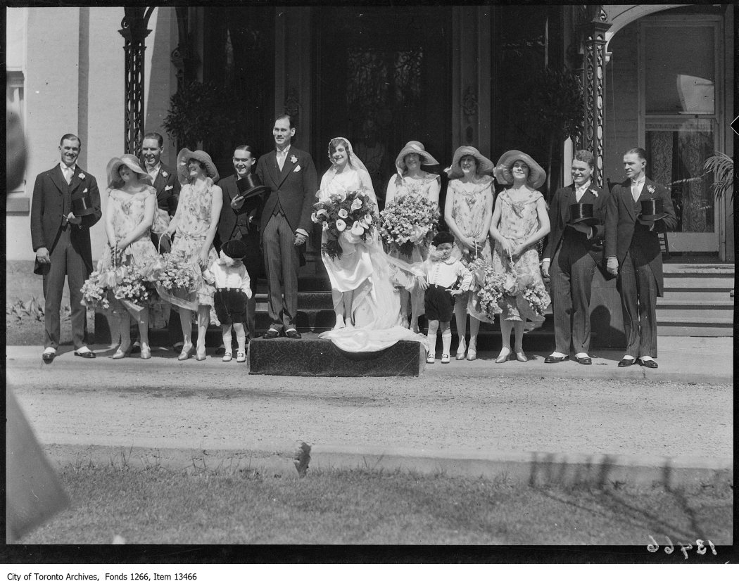 1928 - Graham-Burton wedding, bridal couple and attendants
