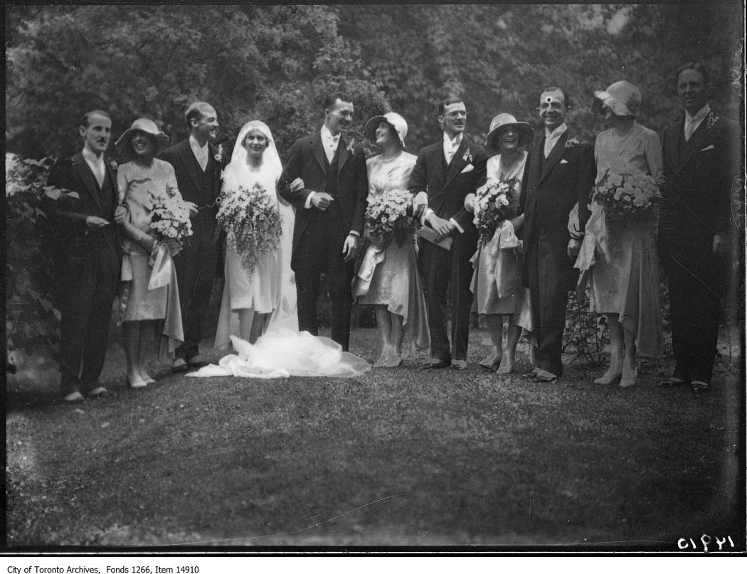 1928 - Warren-Smith wedding, 5 Rosedale Drive, general group