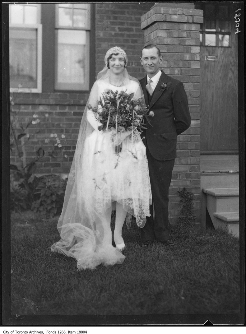 1929 - Bob Smith [Globe, daughter] wedding, bride and groom, full figure