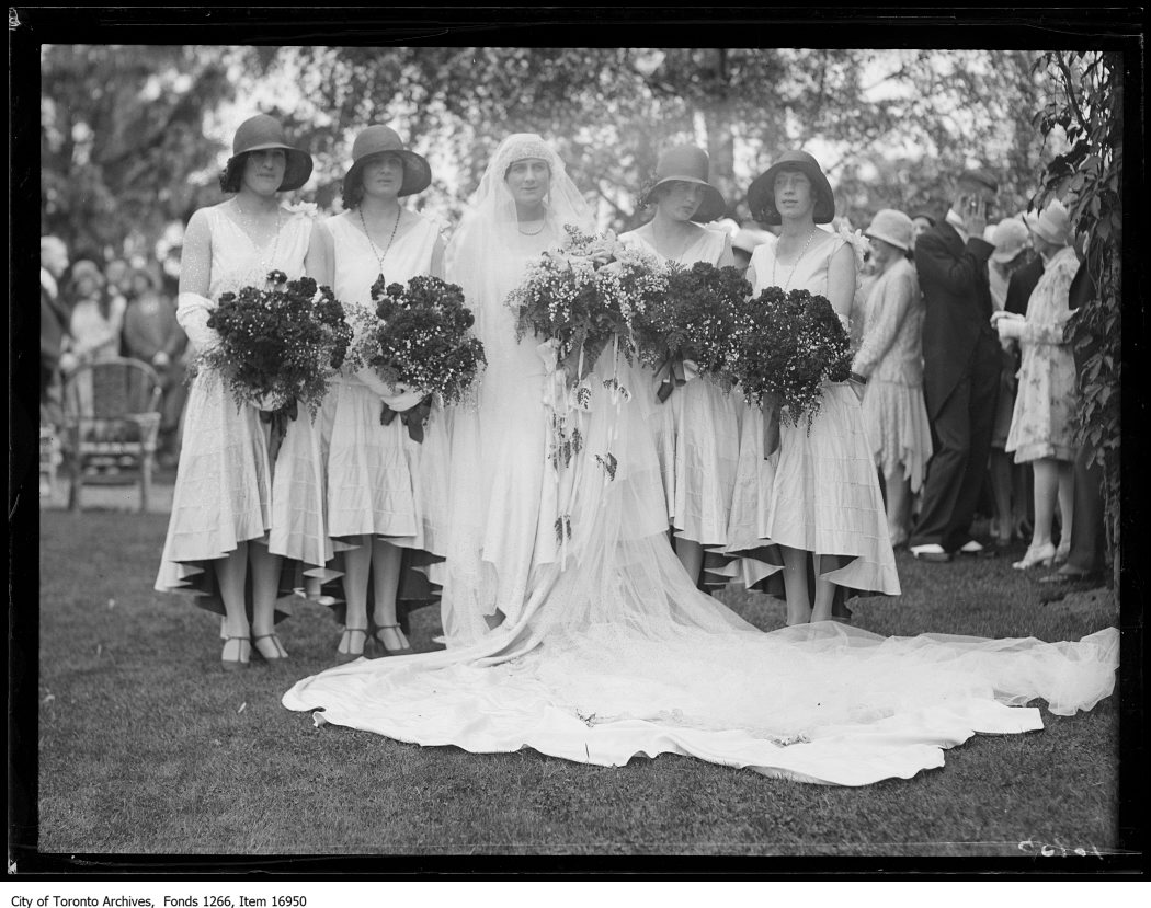 1929 - Oakville, Bensom-Baillie wedding, bride and bridesmaids