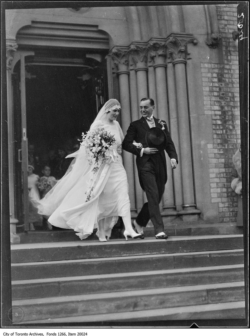 1930 - Miss Rowell wedding, Metropolitan Church, bride and groom leaving church