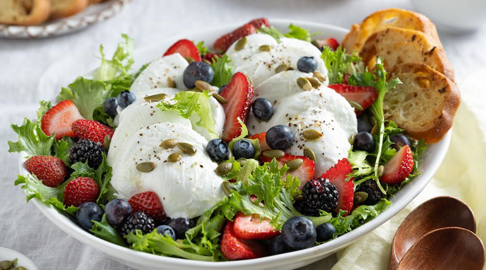 Recipe for Berries, Greens and Buffalo Mozzarella Salad