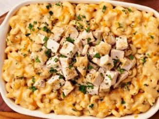 Recipe for Mac and Triple Cheese with Grilled Chicken