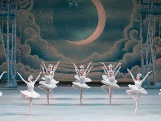 10 Unforgettable Experiences this Holiday Season in Toronto