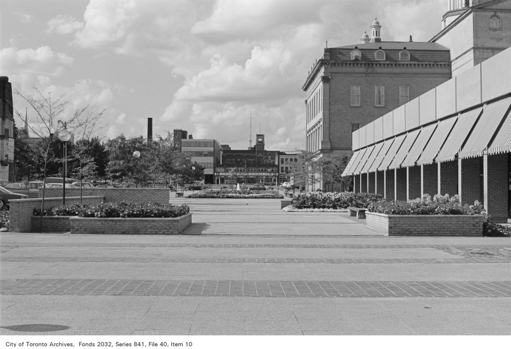 1972-Corner-of-Market-Street-and-Front-Street-looking-north