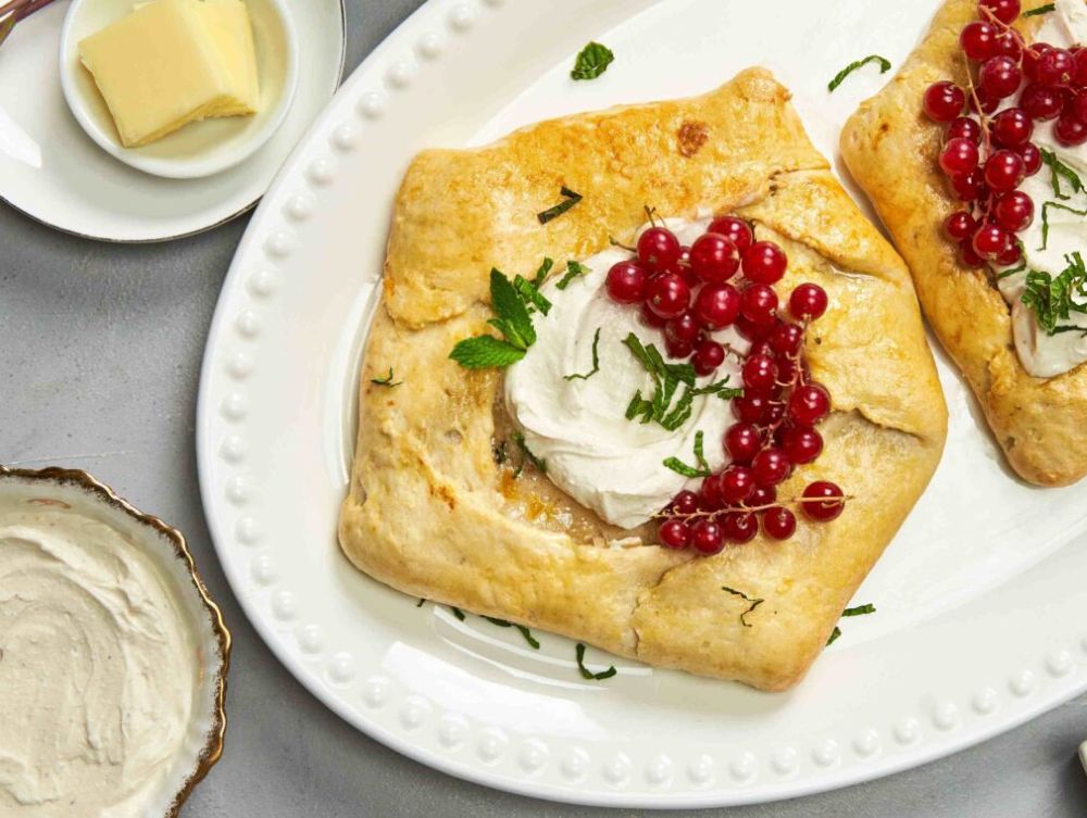 Recipe for Brie Galette with Chili Cream